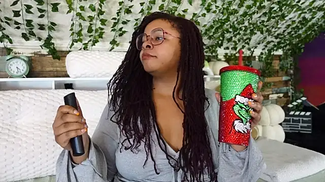 -khayaparker online show from 1, 3, 2025