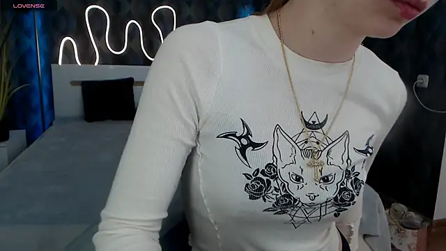 Snapshot of CharmedDoll chatting on 15, 5, 2026 CharmedDoll online show from 15, 5, 2026