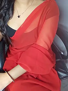 Snapshot of aliyaah_singh chatting on 18, 5, 2026 aliyaah singh online show from 18, 5, 2026