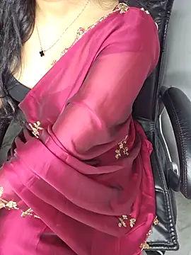 Snapshot of aliyaah_singh chatting on 19, 6, 2026 aliyaah singh online show from 19, 6, 2026