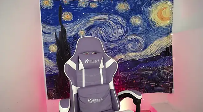 cutie and slutty online show from 5, 3, 2025