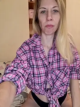 MissisMilk online show from 5, 1, 2025