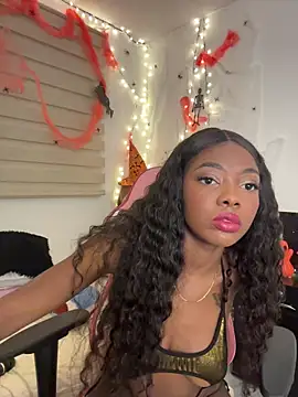 Snapshot of Vane_Rossee chatting on 8, 10, 2025 Vane Rossee online show from 8, 10, 2025