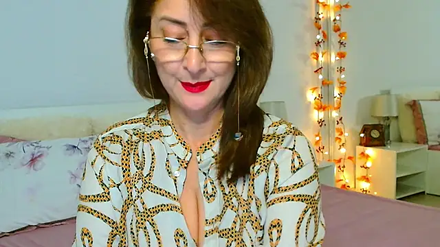 Tyana40 online show from 10, 11, 2025