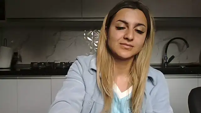 NicolePlay online show from 15, 6, 2026