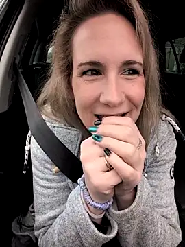 Snapshot of NaomiAndFriends chatting on 11, 4, 2026 NaomiAndFriends online show from 11, 4, 2026