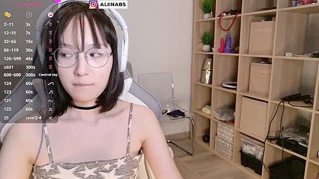 aliiiiiina online show from 9, 2, 2025