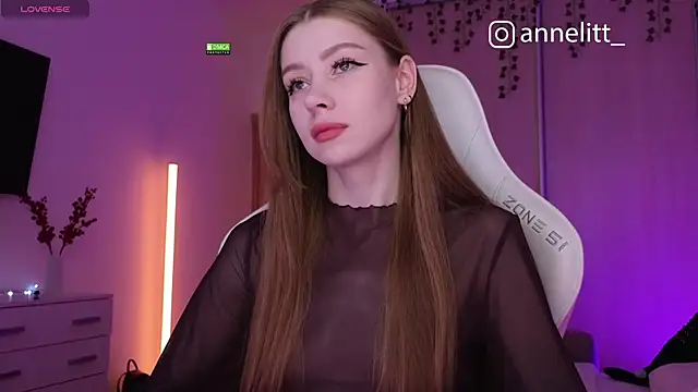 Snapshot of Annelitt chatting on 19, 12, 2025 Annelitt online show from 19, 12, 2025