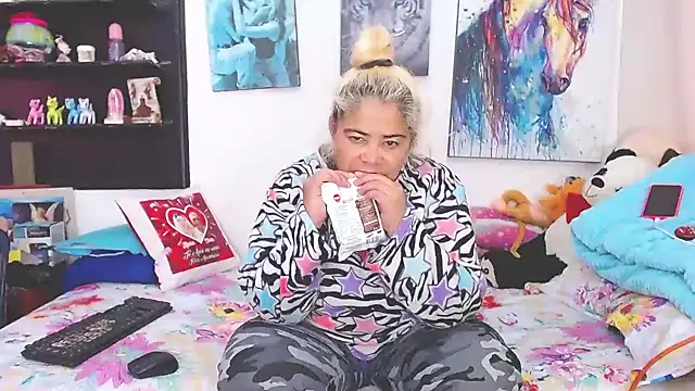 estrellita fugaz16x online show from 13, 2, 2025