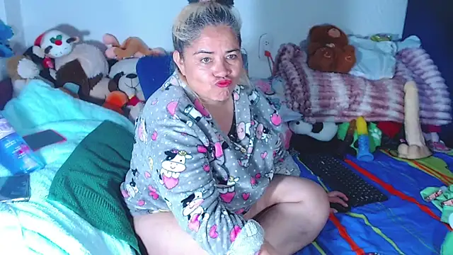 estrellita fugaz16x online show from 12, 6, 2026