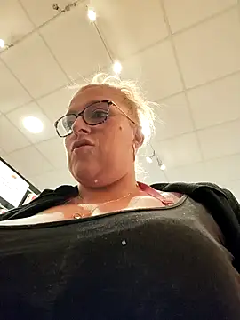 winniess40 online show from 11, 2, 2025