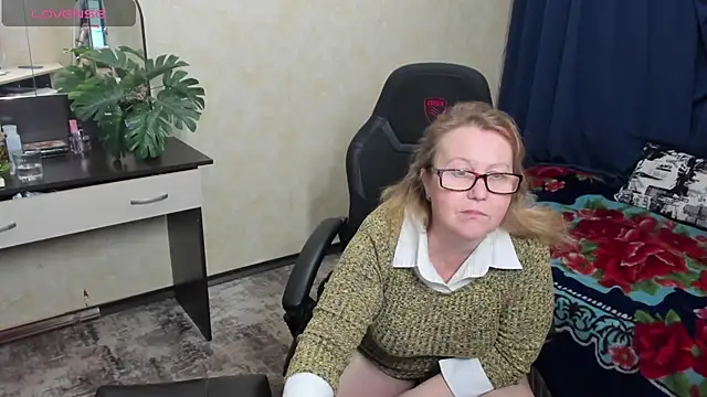 Frau Marta online show from 12, 12, 2024