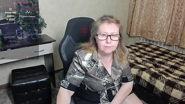 Frau Marta online show from 12, 1, 2025