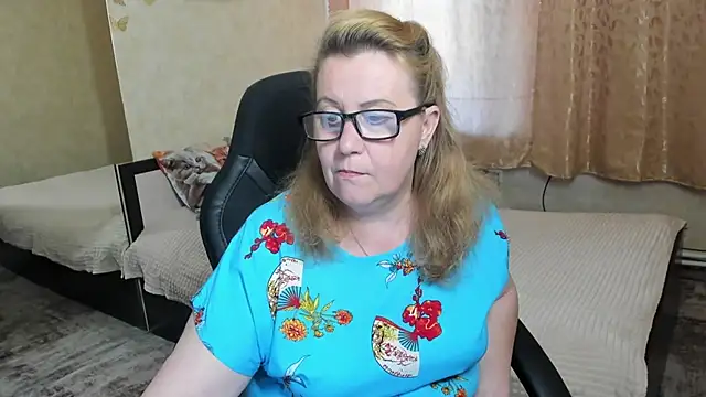 Snapshot of Frau_Marta chatting on 2, 5, 2026 Frau Marta online show from 2, 5, 2026