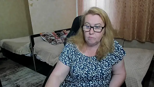 Snapshot of Frau_Marta chatting on 2, 6, 2026 Frau Marta online show from 2, 6, 2026