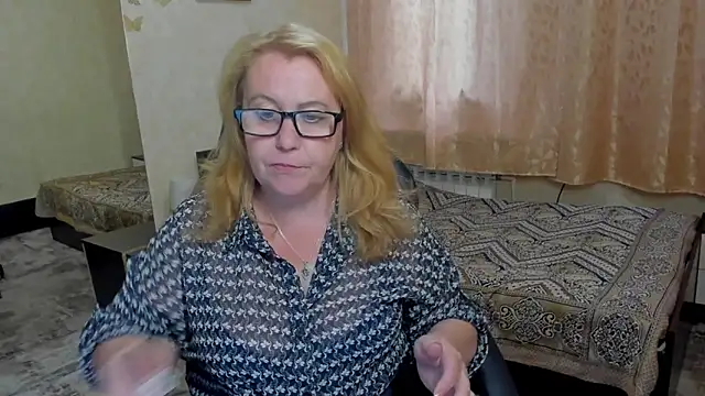Snapshot of Frau_Marta chatting on 11, 6, 2026 Frau Marta online show from 11, 6, 2026