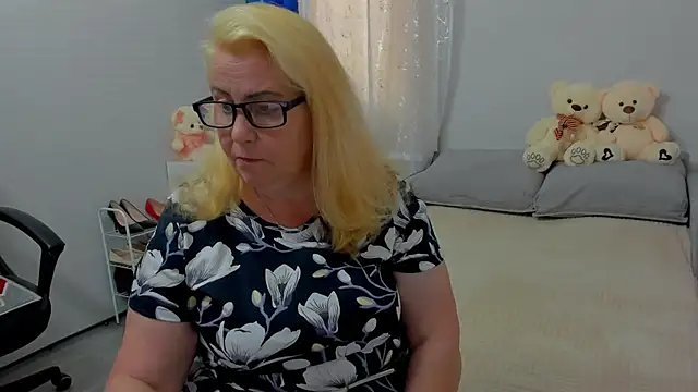 Frau Marta online show from 30, 7, 2026