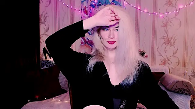 xxxcharismaaa online show from 24, 4, 2026