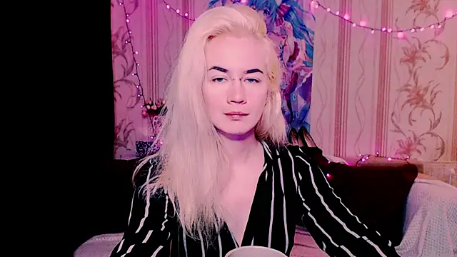 xxxcharismaaa online show from 12, 6, 2026
