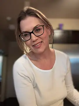 Snapshot of MaiseKnox chatting on 5, 12, 2024 MaiseKnox online show from 5, 12, 2024