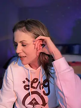 Snapshot of MaiseKnox chatting on 7, 12, 2024 MaiseKnox online show from 7, 12, 2024