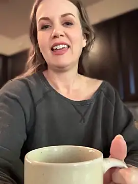 Snapshot of MaiseKnox chatting on 10, 12, 2024 MaiseKnox online show from 10, 12, 2024