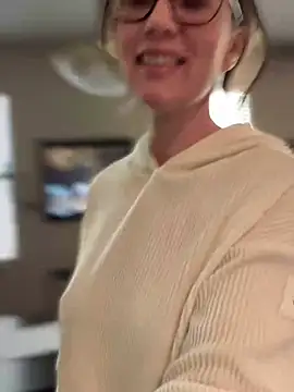 Snapshot of MaiseKnox chatting on 19, 12, 2024 MaiseKnox online show from 19, 12, 2024