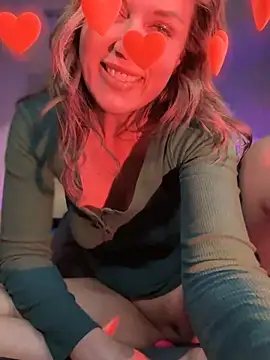 Snapshot of MaiseKnox chatting on 1, 2, 2025 MaiseKnox online show from 1, 2, 2025