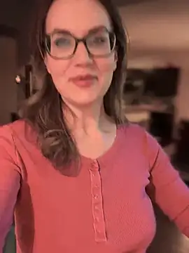 Snapshot of MaiseKnox chatting on 4, 2, 2025 MaiseKnox online show from 4, 2, 2025