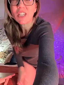 Snapshot of MaiseKnox chatting on 16, 3, 2025 MaiseKnox online show from 16, 3, 2025