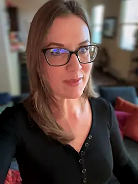 Snapshot of MaiseKnox chatting on 15, 10, 2025 MaiseKnox online show from 15, 10, 2025