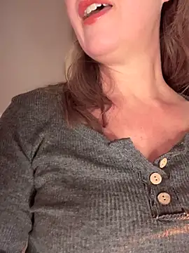 Snapshot of MaiseKnox chatting on 19, 10, 2025 MaiseKnox online show from 19, 10, 2025