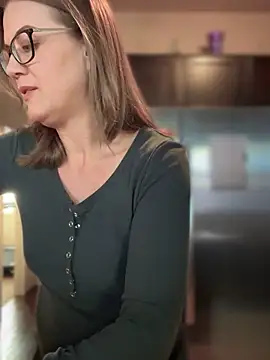 Snapshot of MaiseKnox chatting on 11, 11, 2025 MaiseKnox online show from 11, 11, 2025