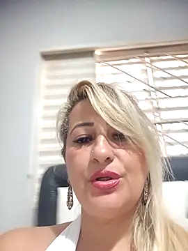 Snapshot of vivifernades chatting on 11, 2, 2026 vivifernades online show from 11, 2, 2026