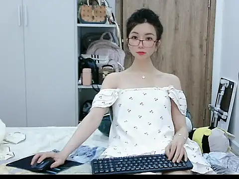 Cute Ruby01 online show from 29, 11, 2025