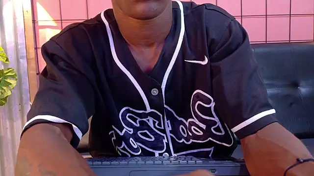 Snapshot of martin_killer chatting on 30, 5, 2026 martin killer online show from 30, 5, 2026