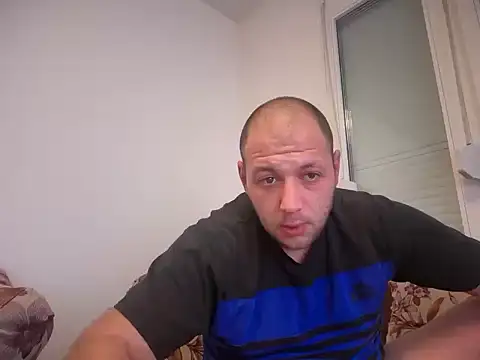 Snapshot of Flakka95 chatting on 17, 4, 2026 Flakka95 online show from 17, 4, 2026