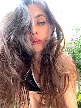 Snapshot of PartyQqHouse chatting on 8, 10, 2025 PartyQqHouse online show from 8, 10, 2025