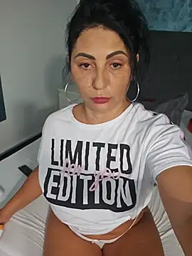 Snapshot of charrlote_love chatting on 6, 8, 2026 charrlote love online show from 6, 8, 2026