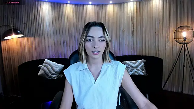 MelissaMoore  online show from 28, 4, 2026