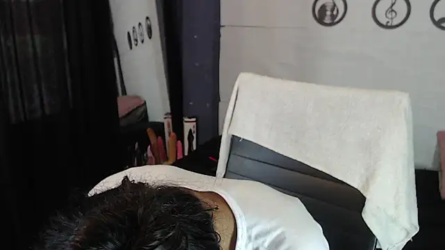 Snapshot of skinny_Yizz chatting on 9, 6, 2026 skinny Yizz online show from 9, 6, 2026