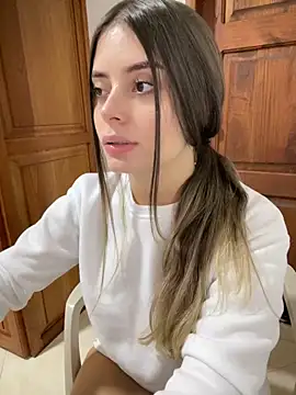 Snapshot of Miss_valeriaa chatting on 4, 2, 2025 Miss valeriaa online show from 4, 2, 2025