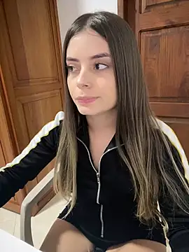 Snapshot of Miss_valeriaa chatting on 6, 2, 2025 Miss valeriaa online show from 6, 2, 2025