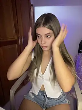 Snapshot of Miss_valeriaa chatting on 6, 3, 2025 Miss valeriaa online show from 6, 3, 2025