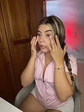 Snapshot of Miss_valeriaa chatting on 18, 1, 2026 Miss valeriaa online show from 18, 1, 2026