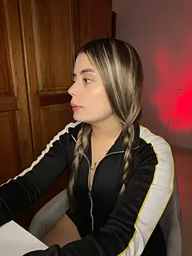 Snapshot of Miss_valeriaa chatting on 10, 2, 2026 Miss valeriaa online show from 10, 2, 2026