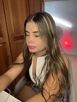 Snapshot of Miss_valeriaa chatting on 6, 3, 2026 Miss valeriaa online show from 6, 3, 2026