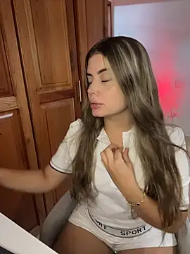 Snapshot of Miss_valeriaa chatting on 8, 3, 2026 Miss valeriaa online show from 8, 3, 2026