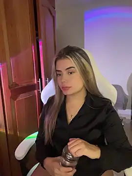 Snapshot of Miss_valeriaa chatting on 13, 6, 2026 Miss valeriaa online show from 13, 6, 2026