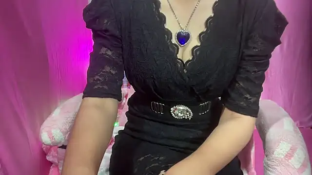 Queen Angelena online show from 1, 1, 2025